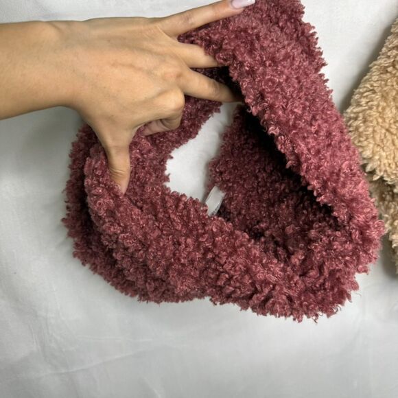 3 Pc Infinity Scarf; Circle Scarf; Winter Circle Scarf; Winter Infinity Scarf - Picture 4 of 4